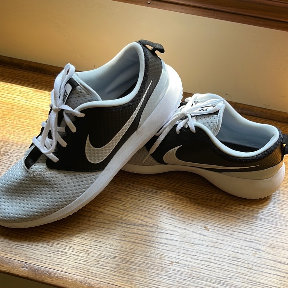 Like new Nike Roshe Golf Shoes